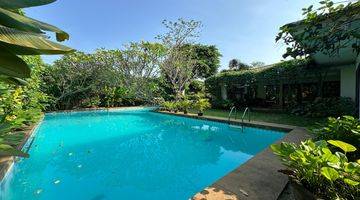 Gambar 1 Rumah Bagus Halaman Luas Private Pool Full Furnish Di Pejaten Barat