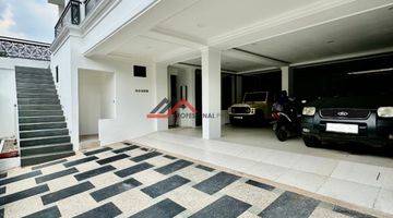 Gambar 1 Rumah Mewah 4 Lantai Private Lift Area Premium Kebayoran Baru