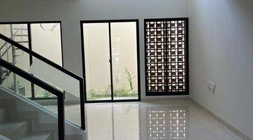 Gambar 3 Rumah 2 Lantai Baru Unfurnished di Cluster Emily Summarecon, Bandung