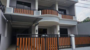 Gambar 1 Rumah Full Renovasi Dijual Murah 2 Lantai Depan Taman 10 Menit Ke Exit Tol