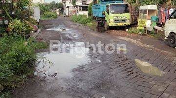 Gambar 1 RUMAH 2 LANTAI SHM DEKAT KAMPUS UPN, UINSA, MERR DI MEDOKAN SAWAH SURABAYA