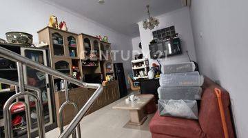 Gambar 4 RUMAH SEMI FURNISHED 3LANTAI SIAP HUNI DI TAMANSARI