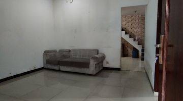 Gambar 3 Rumah 2 Lantai Modern Di Tebet 