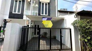 Gambar 1 Rumah Baru 2 Lantai Minimalis Siap Huni Di Tebet