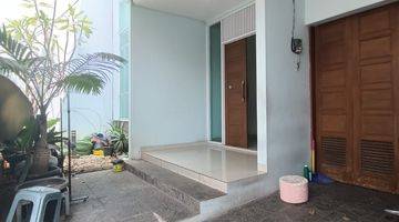 Gambar 2 Rumah Modern 2 Lantai Di Tebet