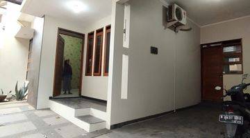 Gambar 3 Rumah 2 Lantai Modern Di Tebet