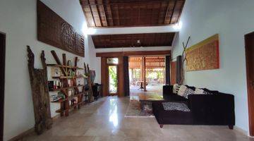 Gambar 2 STUNNING FREEHOLD VILLA IN PEMUTERAN