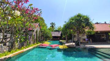 Gambar 1 STUNNING FREEHOLD VILLA IN PEMUTERAN