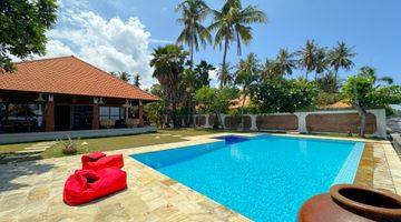 Gambar 2 STUNNING BEACHFRONT VILLA IN THE NORTH EAST COST OF BALI