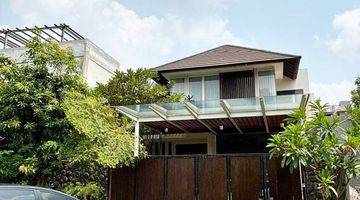 Gambar 1 Rumah Graha Famili Mewah Konsep Villa Semi Furnish 