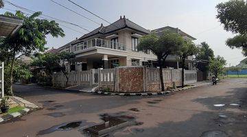 tampak depan dijual rumah hook siap huni