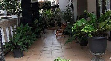 tampak depan dijual rumah hook siap huni