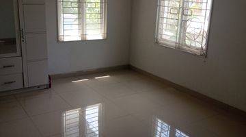 Gambar 3 Rumah Kontrakan 3 Lantai Bagus Semi Furnished di Jl. Cadwel , Tangerang