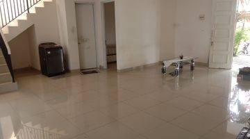 Gambar 1 Rumah Kontrakan 2 Lantai Bagus Unfurnished SHM di Cluster Lavaletta, Tangerang