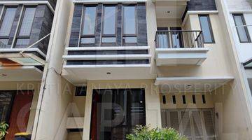 Gambar 1 Rumah Lux Furnished di Setra Duta, Bandung