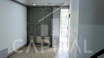 garasi/carport rumah cantik siap huni di