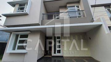 tampak depan rumah baru nan cantik di
