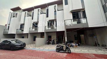 Gambar 1 Rumah Baru Cluster Lokasi Super Fantastis Utan Kayu