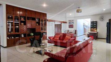 Gambar 1 Rumah Dengan 4 Kamar Semi Furnished di Setrasari Kulon