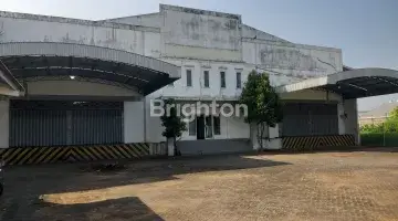 Gambar 2 Gudang Ada Loading Dock Lb 1.500m2 di 0 Jalan Raya Pakisaji Malang