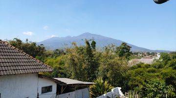 Gambar 5 Rumah Di Batu dengan View pegunungan