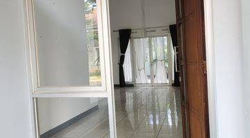 Gambar 1 Rumah Minimalis Cantik di Kota Baru Parahyangan