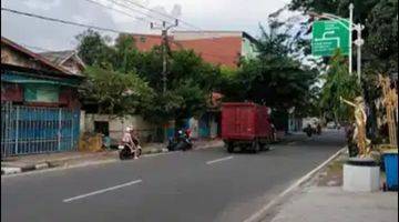 Gambar 3 Ruko Pinggir Jalan Cengkareng di Cendrawasih Jalanan Ramai 