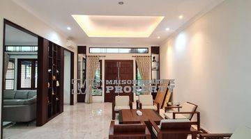 Gambar 3 Rumah mewah semi furnished di Puspita Loka BSD