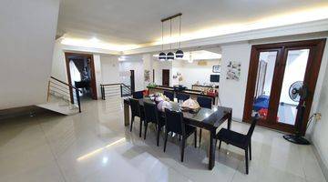 Gambar 4 Rumah Mewah 13,5x24 (328m²) 4,5 lantai di Pluit Sakti, Furnished, BU!