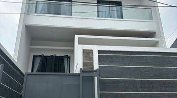 Gambar 2 Rumah 3½ Lantai Siap Huni Di Bojong Indah 7,5x16 (120m), Furnished. Shm, Bagus Sekali