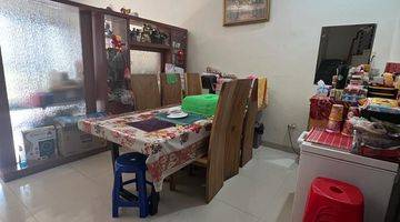 Gambar 2 Rumah area Mangga Dua, 3,5 lantai, 192 sqm, semi furnished