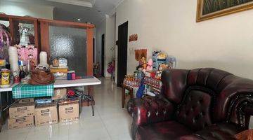 Gambar 4 Rumah area Mangga Dua, 3,5 lantai, 192 sqm, semi furnished