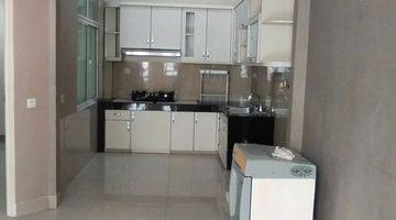 Gambar 4 Town house lantai dasar semi furnish