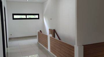 Gambar 5 Rumah Modern Minimalis di Singgasana Pradana