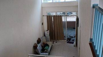 Gambar 4 Rumah villa di Terrace Hill Sentul City 1,5 lantai split