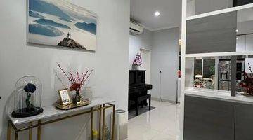 Gambar 2 Dijual rumah 2,5lantai full renov digolf island