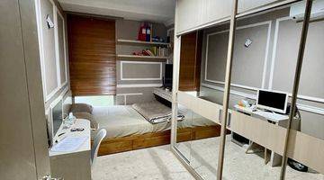 Gambar 2 Teras House Gold Coast Full Furnished Hadap Timur