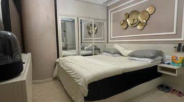 Gambar 3 Teras House Gold Coast Full Furnished Hadap Timur