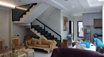 ruang keluarga rumah minimalis griya loka bsd