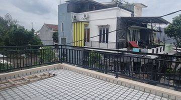 Gambar 5 Rumah 2 Lantai di Regency Melati Mas Serpong Tangerang Selatan