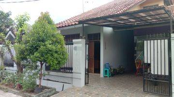 tampak depan rumah kokoh 2 lantai letak