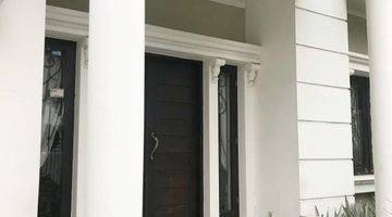 tampak depan rumah bagus 2 lantai lokasi