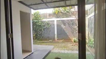 Gambar 5 Rumah Rapih Apik Ada Taman Belakang Depan Nyamandekat Sport Club