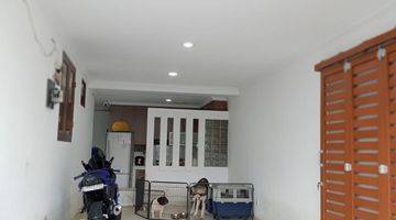 Gambar 3 Dijual Rumah 3 Lantai Permata Buana Rapih Siap Huni