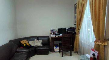 Gambar 2 Rumah 2 Lantai Furnished Lokasi Strategis di Phg Chalcedony