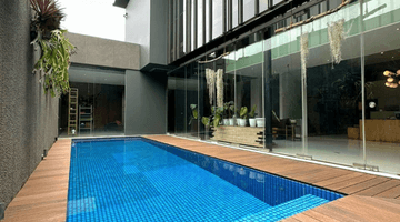 Gambar 1 Rumah 3.5 Lantai Ada Pool Prime Area Depan Taman, Jalan Lebar