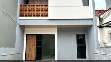 Gambar 1 Rumah 2 Lantai Baru Unfurnished SHM di Bintaro, Tangerang Selatan