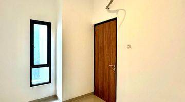 Gambar 4 Rumah 2 Lantai Baru Unfurnished SHM di Bintaro, Tangerang Selatan