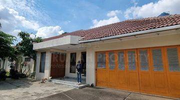 Gambar 4 Jual Rumah Lama 1 Lantai Hitung Tanah Ada Pool di Kemang Jaksel