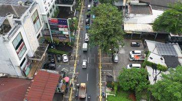 Gambar 5 Rumah Hitung Tanah, Pinggir Jalan Raya Kemang, Jakarta Selatan.